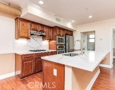 596 S Brea - Photo Thumbnail 8