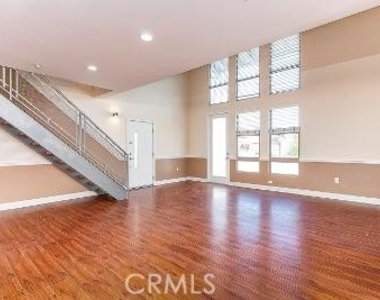 596 S Brea - Photo Thumbnail 2