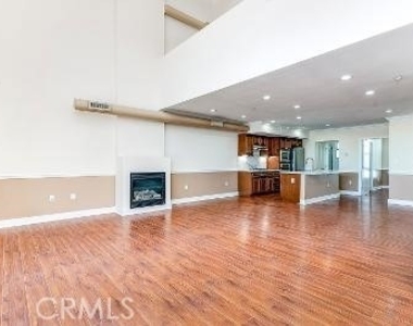 596 S Brea - Photo Thumbnail 1