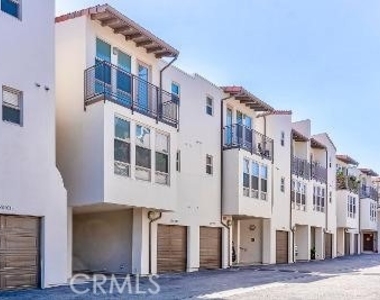 596 S Brea - Photo Thumbnail 13