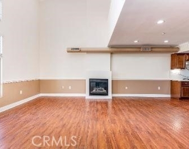 596 S Brea - Photo Thumbnail 4
