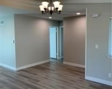 10502 Wedgeport Avenue - Photo Thumbnail 15