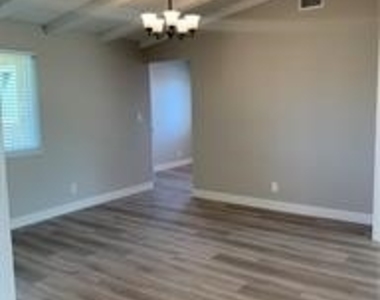 10502 Wedgeport Avenue - Photo Thumbnail 18