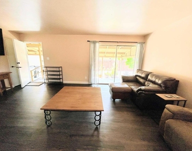 1334 Braddock Street - Photo Thumbnail 5