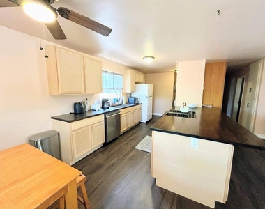 1334 Braddock Street - Photo Thumbnail 7