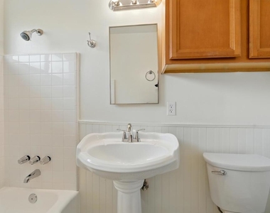 1545 1/2 Riverside Drive - Photo Thumbnail 16
