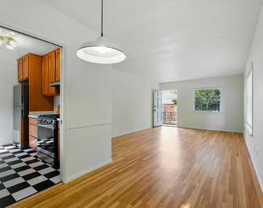 1545 1/2 Riverside Drive - Photo Thumbnail 9