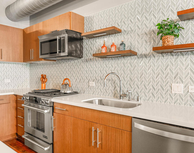 530 S Hewitt Street - Photo Thumbnail 13