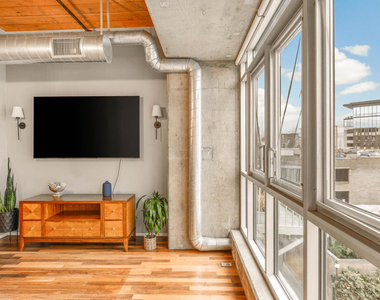 530 S Hewitt Street - Photo Thumbnail 21