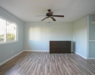 434 N Oakland Avenue - Photo Thumbnail 6