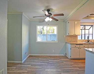 434 N Oakland Avenue - Photo Thumbnail 3