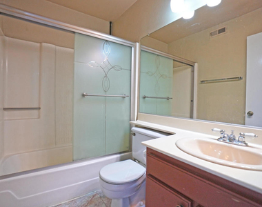 434 N Oakland Avenue - Photo Thumbnail 10