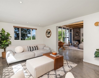11575 Sunshine Terrace - Photo Thumbnail 13