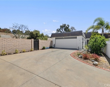 24 Rockrose - Photo Thumbnail 34