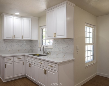 10740 Coloma - Photo Thumbnail 5