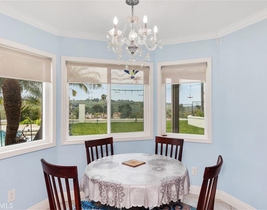 26 Danforth - Photo Thumbnail 18