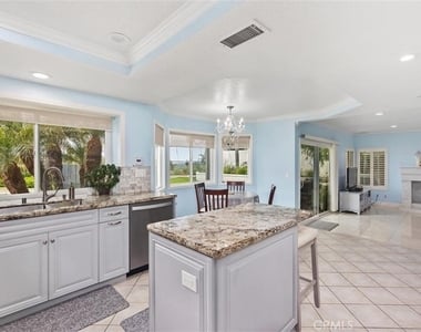 26 Danforth - Photo Thumbnail 12