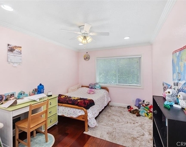 26 Danforth - Photo Thumbnail 28