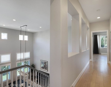 57 Laurelhurst - Photo Thumbnail 28