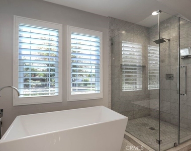 57 Laurelhurst - Photo Thumbnail 24