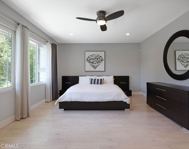 57 Laurelhurst - Photo Thumbnail 26