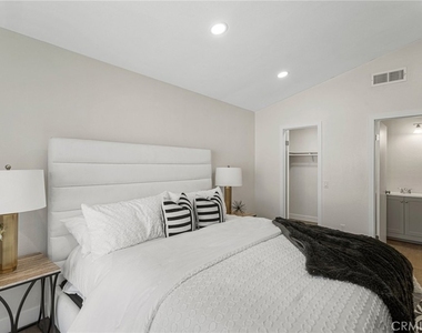 23020 Mansfield Lane - Photo Thumbnail 11