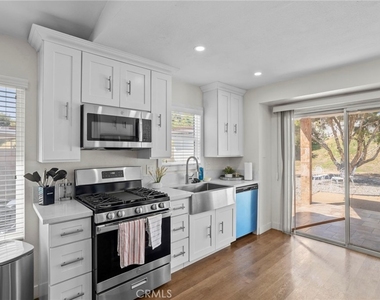 23020 Mansfield Lane - Photo Thumbnail 7