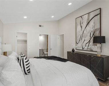 23020 Mansfield Lane - Photo Thumbnail 12