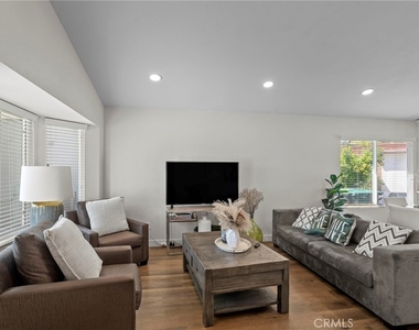 23020 Mansfield Lane - Photo Thumbnail 4