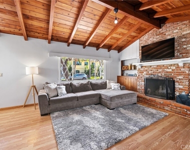 2104 E Ocean - Photo Thumbnail 6