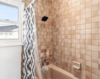 2104 E Ocean - Photo Thumbnail 32