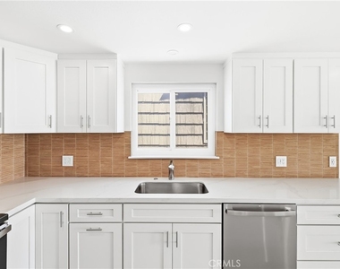 3010 W Oceanfront - Photo Thumbnail 17