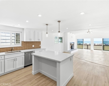 3010 W Oceanfront - Photo Thumbnail 16