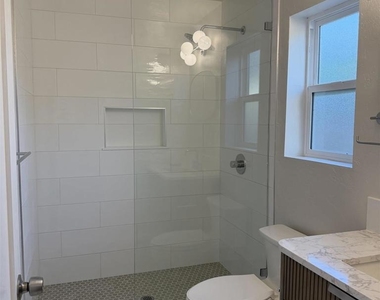4883 Dixie Dr - Photo Thumbnail 2