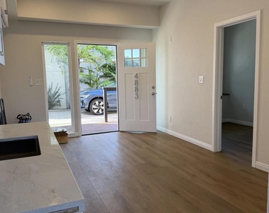 4883 Dixie Dr - Photo Thumbnail 3