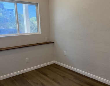 4883 Dixie Dr - Photo Thumbnail 5
