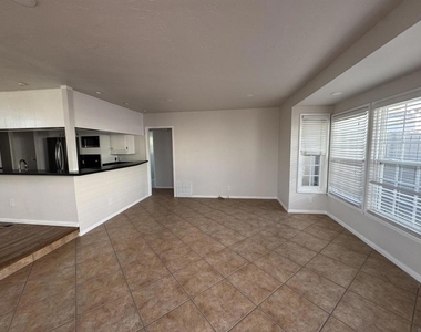 4881 Dixie Dr - Photo Thumbnail 23