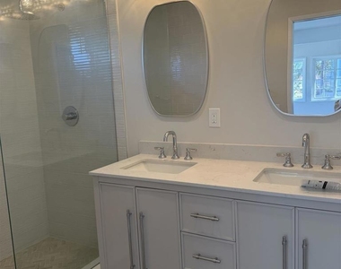 4881 Dixie Dr - Photo Thumbnail 15