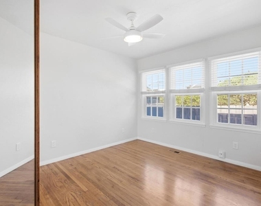4881 Dixie Dr - Photo Thumbnail 36