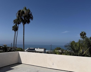 4881 Dixie Dr - Photo Thumbnail 3