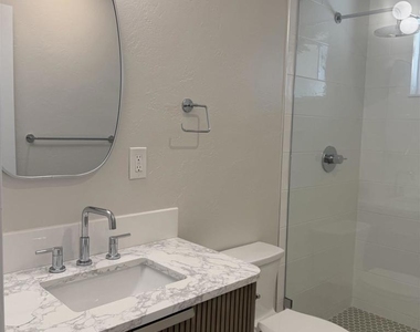 4879 Dixie Drive - Photo Thumbnail 6