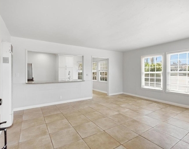 4879 Dixie Drive - Photo Thumbnail 12