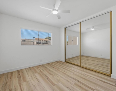 204 Candice Place - Photo Thumbnail 18