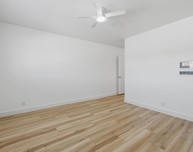 204 Candice Place - Photo Thumbnail 25