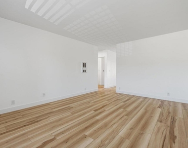 204 Candice Place - Photo Thumbnail 17