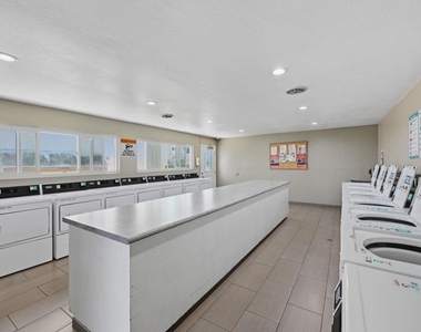 204 Candice Place - Photo Thumbnail 29