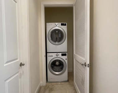 2881 Meridian Avenue - Photo Thumbnail 12