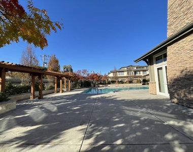2881 Meridian Avenue - Photo Thumbnail 15