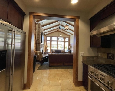 2881 Meridian Avenue - Photo Thumbnail 20