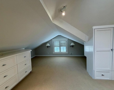 634 College Avenue - Photo Thumbnail 19